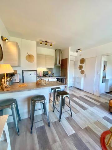 Appartement à vendre 2 pièces HYERES (83) - Port d'Hyères - Balcon - Vue dégagée