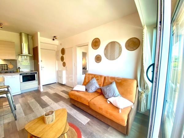 Appartement à vendre 2 pièces HYERES (83) - Port d'Hyères - Balcon - Vue dégagée