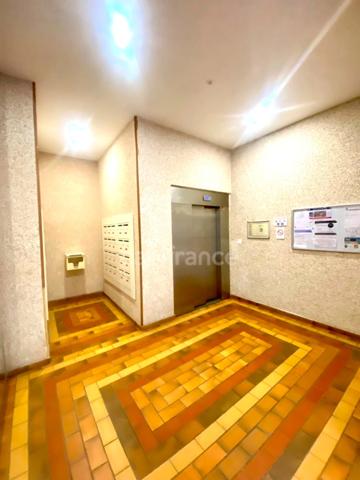 Appartement à vendre 2 pièces HYERES (83) - Port d'Hyères - Balcon - Vue dégagée