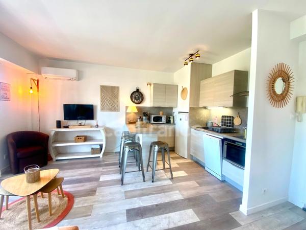 Appartement à vendre 2 pièces HYERES (83) - Port d'Hyères - Balcon - Vue dégagée