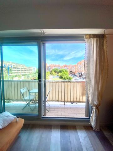 Appartement à vendre 2 pièces HYERES (83) - Port d'Hyères - Balcon - Vue dégagée