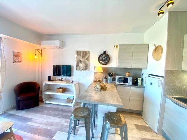 Appartement à vendre 2 pièces HYERES (83) - Port d'Hyères - Balcon - Vue dégagée