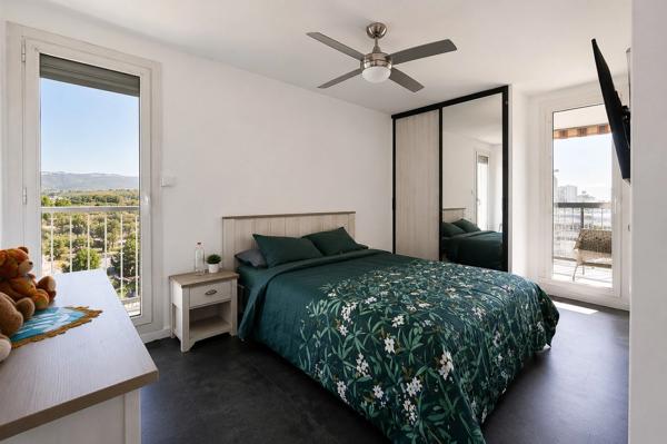 ***VISITE VIRTUELLE DISPONIBLE SUR DEMANDE...LA SEYNE-SUR-MER...LE THERMIDOR II...T3 RÉNOVÉ AVEC VUE BAIE...GARAGE DE 28 M²...LOCATAIRES EN PLACE***