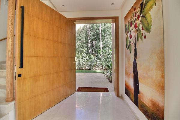 Maison moderne à vendre à Marrakech proche des golfs.