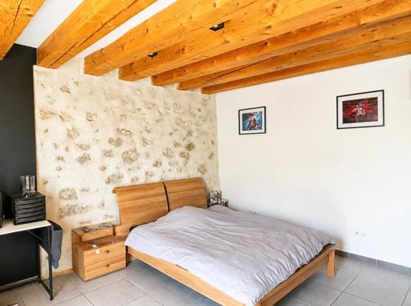 Maison
         6 pièces
        - 210 m² 550 000 € *