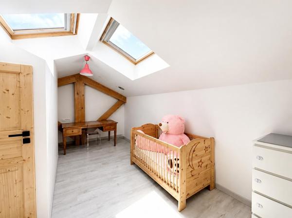 Maison
         6 pièces
        - 210 m² 550 000 € *
