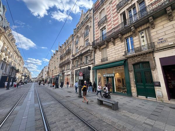 Bureaux à louer rue de la République 170 m2