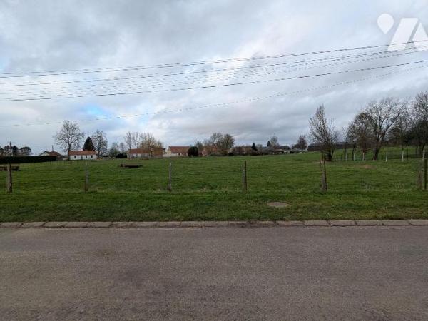 A VENDRE - BONNIERES - DEUX PARCELLES DE TERRAIN A BÂTIR. Parcelle d'environ 1000m² avec une fa...