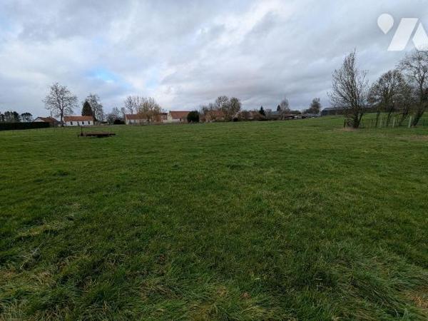 A VENDRE - BONNIERES - DEUX PARCELLES DE TERRAIN A BÂTIR. Parcelle d'environ 1000m² avec une fa...