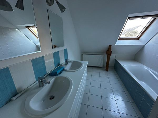 Maison Brech 5 pièce(s) 130 m2 , Brech