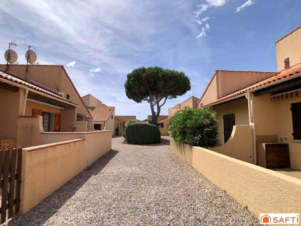 Maison de type T2 cabine rénovée et climatisée avec terrasse et parking