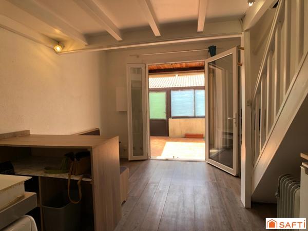 Maison de type T2 cabine rénovée et climatisée avec terrasse et parking