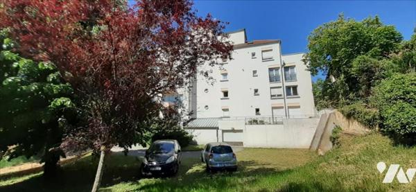 Besançon,Chaprais, T1bis avec garage en deuxième étage.