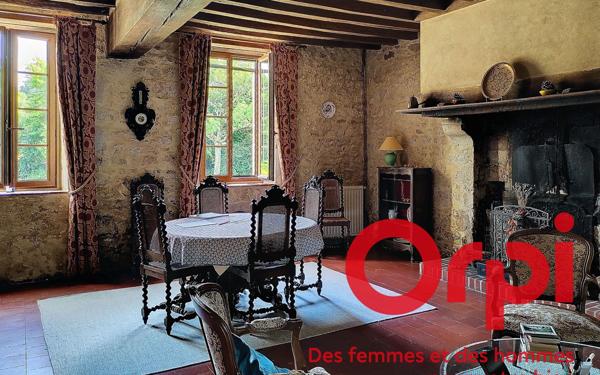 Maison à vendre    5 pièces •  Bellou-le-Trichard