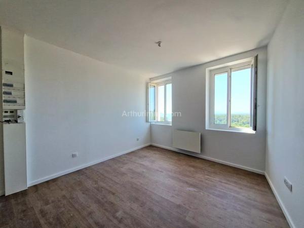 Vente                                                      Appartement
                        
                     2 pièces                      38 m2                     à Callas