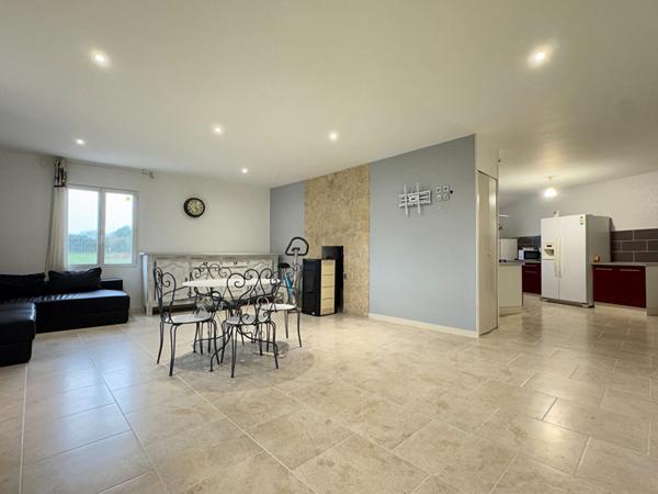 Maison Saint-saturnin-du-bois 4 pièce(s) 100 m2