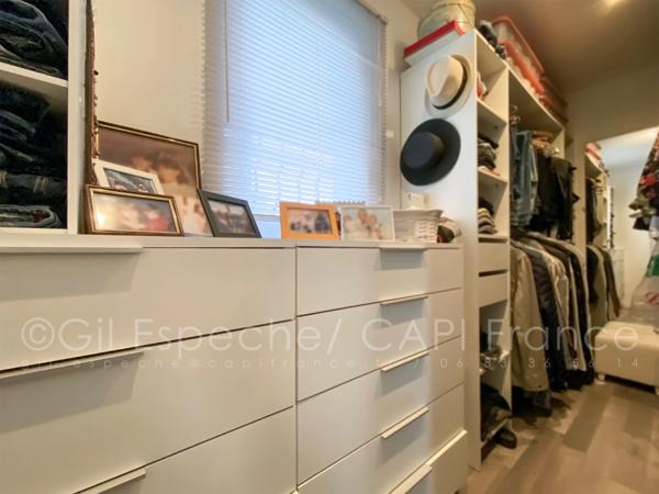 À VENDRE – MAISON 245 m² DIVISÉE EN DEUX LOGEMENTS – PISCINE, JARDIN ET GARAGE - VILLENEUVE LOUBET (06)