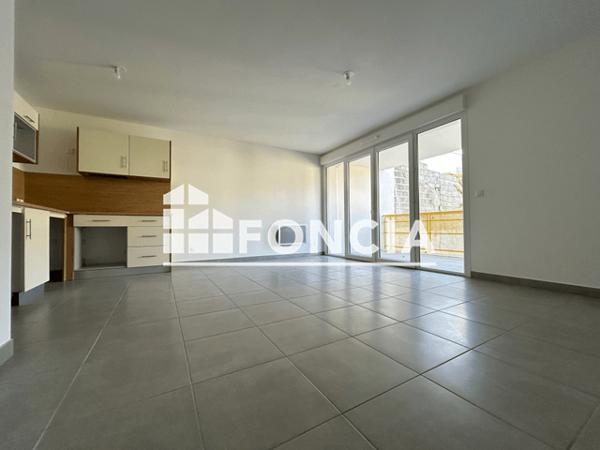 Location Appartement 4 pièces 81.81 m² - Port Saint Louis Du Rhone 13230