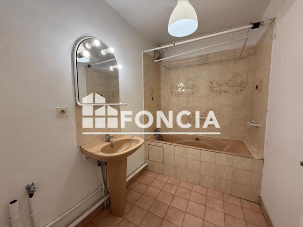 Location Appartement 3 pièces 84.4 m² - RUES THIERS SEVIGNE BD GAMBETT Charleville Mezieres 08000