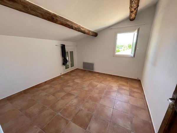 A LOUER -  SAINT CANADET - MAISON DE VILLAGE  +  TERRASSE