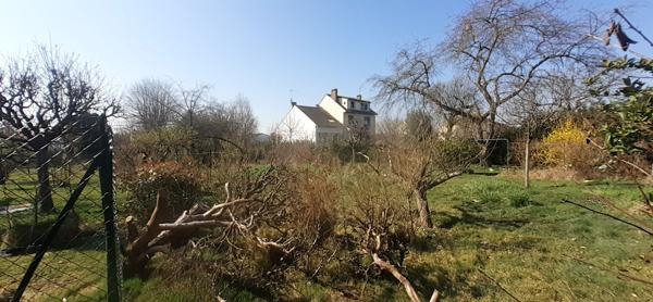 Terrain constructible de 651 m² à Boussy St Antoine