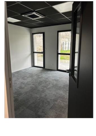 Bureaux 155m² – Beaucouze