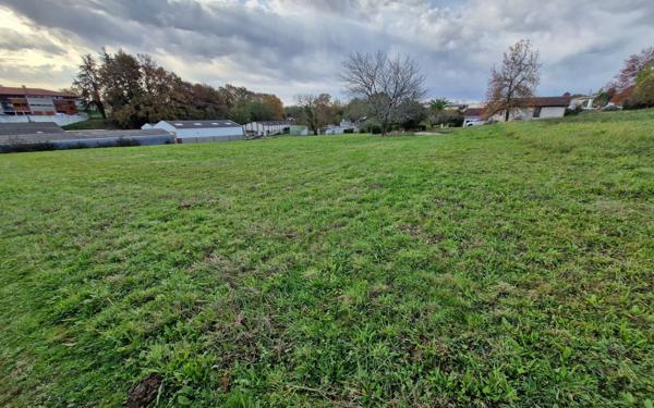 Terrain à vendre    Mugron