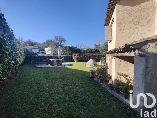 Appartement 4 pièces de 93 m² à La Colle-sur-Loup (06480)