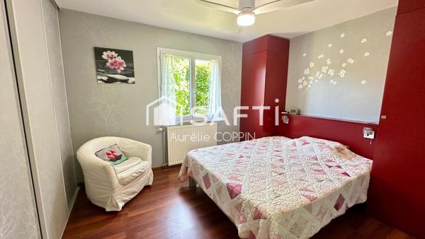 Maison au calme avec piscine et jardin arboré