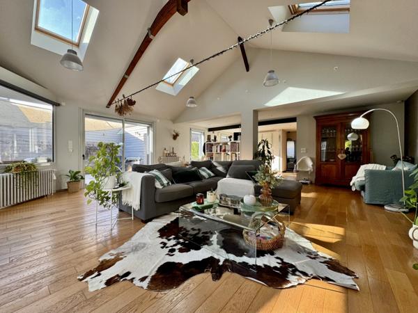 Maison  8 pièce(s)  5 chambre(s)  177.59 m²