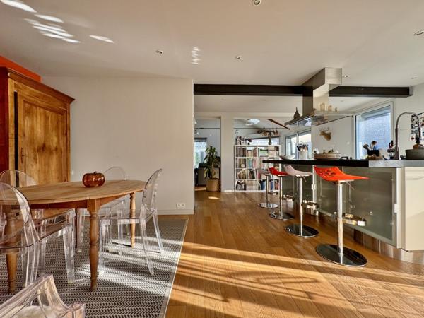 Maison  8 pièce(s)  5 chambre(s)  177.59 m²