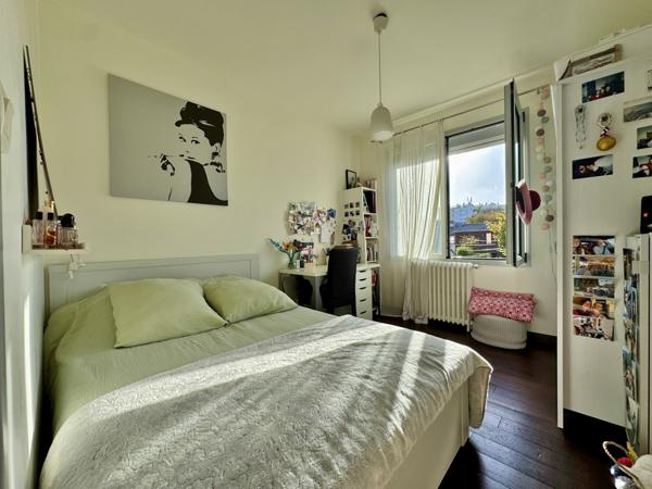 Maison  8 pièce(s)  5 chambre(s)  177.59 m²