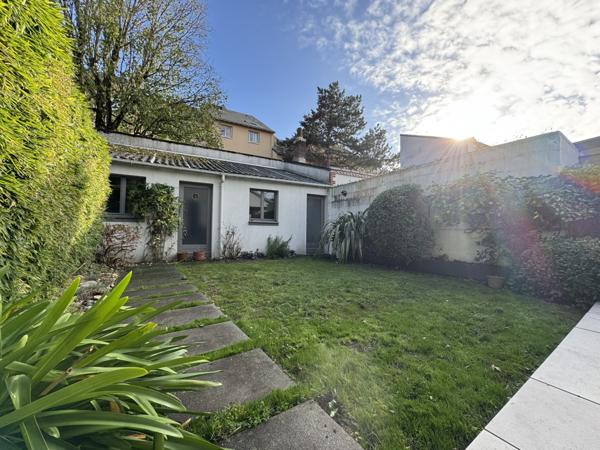 Maison  8 pièce(s)  5 chambre(s)  177.59 m²