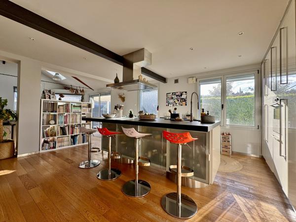 Maison  8 pièce(s)  5 chambre(s)  177.59 m²