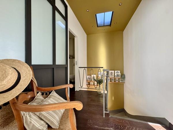 Maison  8 pièce(s)  5 chambre(s)  177.59 m²