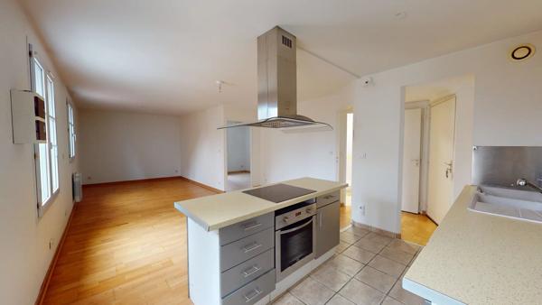 Location                                                      Appartement
                        
                     2 pièces                      50 m2                     à Chartres