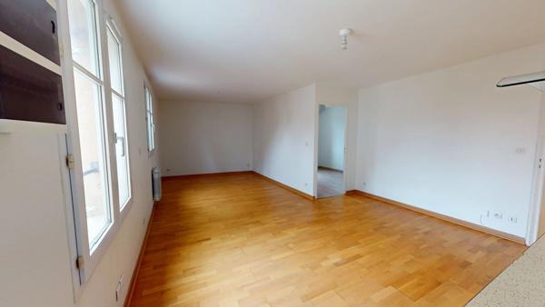 Location                                                      Appartement
                        
                     2 pièces                      50 m2                     à Chartres