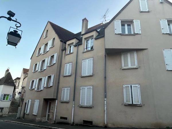 Location                                                      Appartement
                        
                     2 pièces                      50 m2                     à Chartres