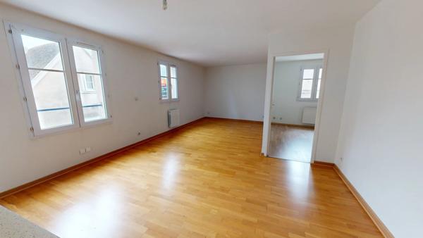 Location                                                      Appartement
                        
                     2 pièces                      50 m2                     à Chartres