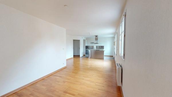 Location                                                      Appartement
                        
                     2 pièces                      50 m2                     à Chartres
