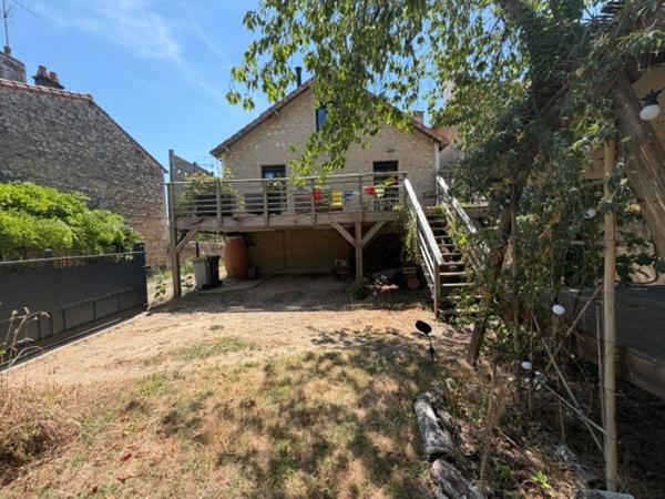 Maison
                                                                                                                                                                                                                                                                                                                        4 pièce(s)                                                                                                                                                                                                          2 chambre(s)                                                                                                                                                                                                          94  m²