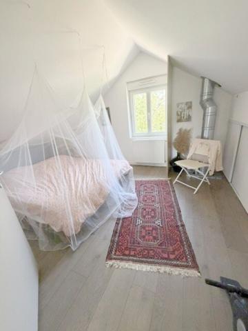 Maison
                                                                                                                                                                                                                                                                                                                        4 pièce(s)                                                                                                                                                                                                          2 chambre(s)                                                                                                                                                                                                          94  m²