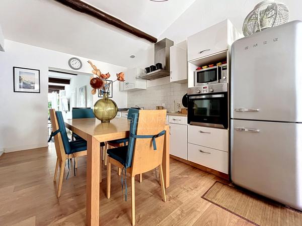 Villa 8 pièce(s) 5 chambre(s) 184 m²