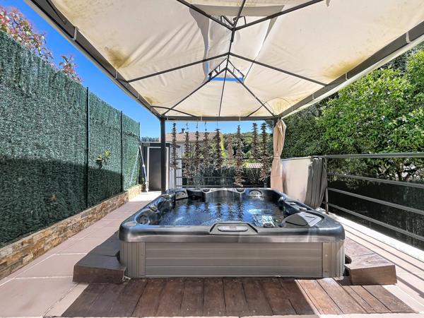 Villa 8 pièce(s) 5 chambre(s) 184 m²