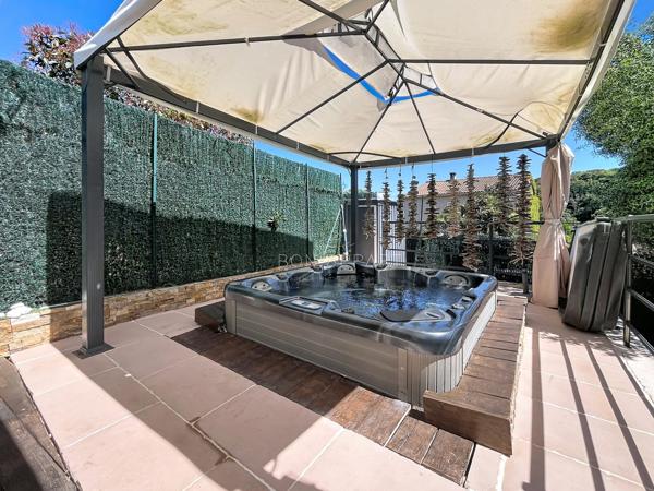 Villa 8 pièce(s) 5 chambre(s) 184 m²