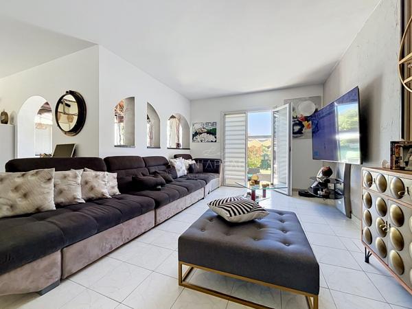 Villa 8 pièce(s) 5 chambre(s) 184 m²