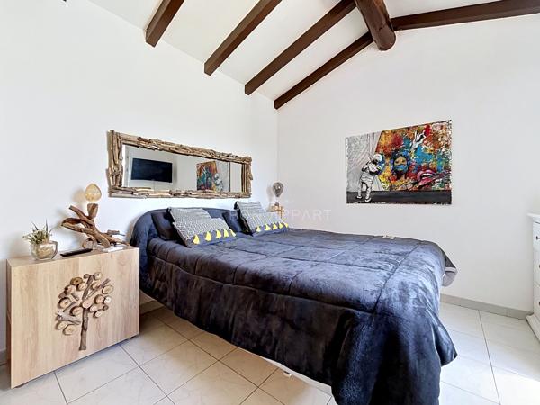 Villa 8 pièce(s) 5 chambre(s) 184 m²