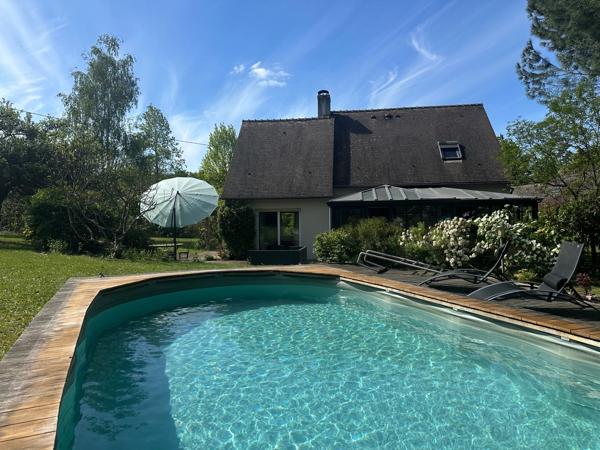 Maison à vendre 4 chambres, piscine, terrain de 3274m2 et dépendance aménagée