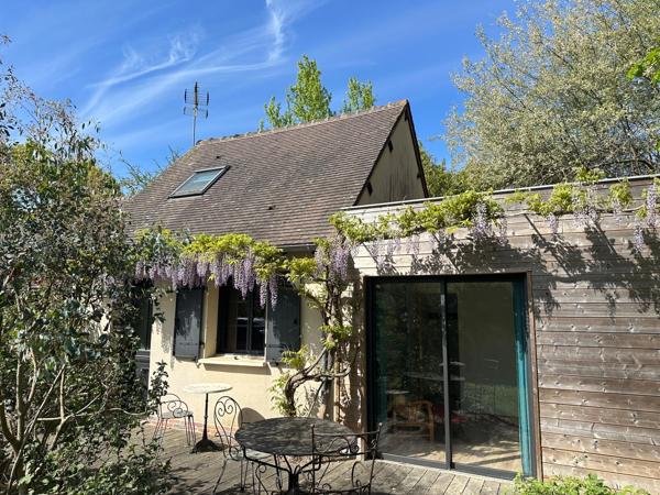 Maison à vendre 4 chambres, piscine, terrain de 3274m2 et dépendance aménagée
