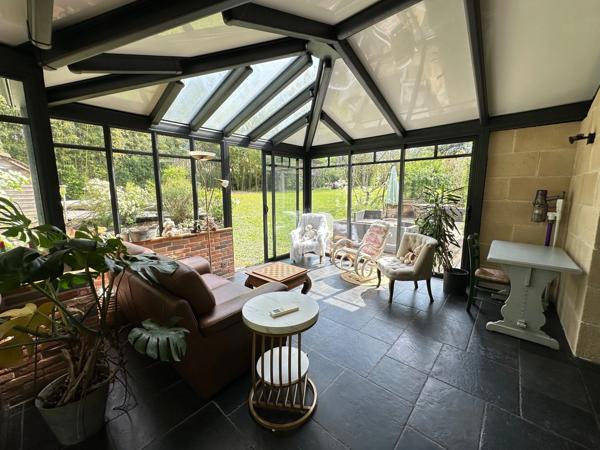 Maison à vendre 4 chambres, piscine, terrain de 3274m2 et dépendance aménagée